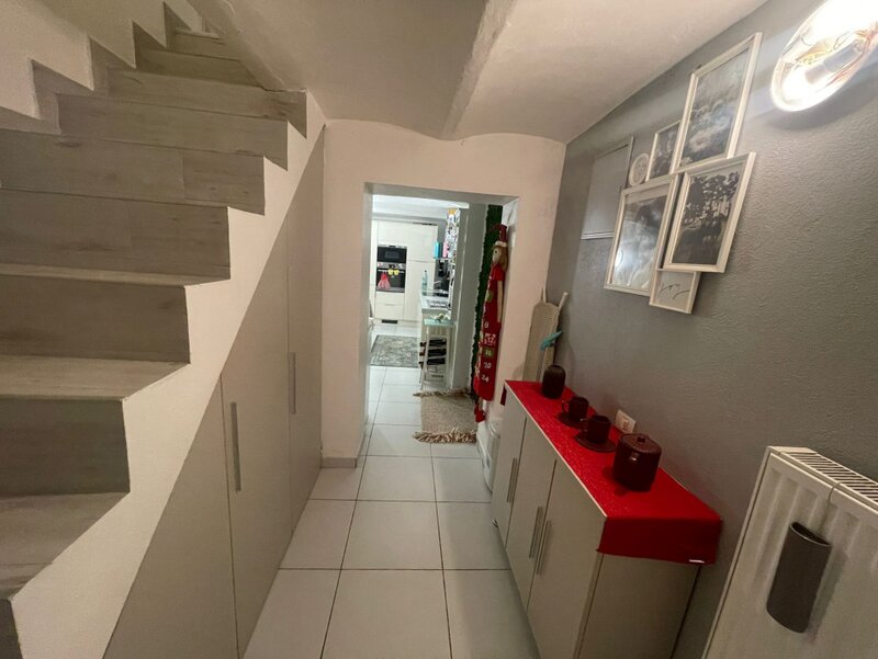 Piata Domenii, apartament 2 camere in vila, curte 40 mp,